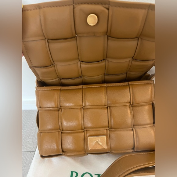 Botteg veneta tan small padded cassette bag - Picture 2 of 3